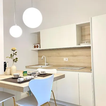Casa Cavour White *