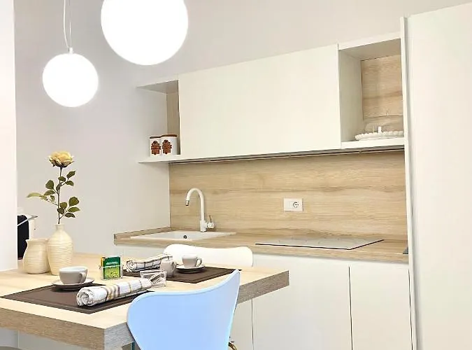 Casa Cavour White *